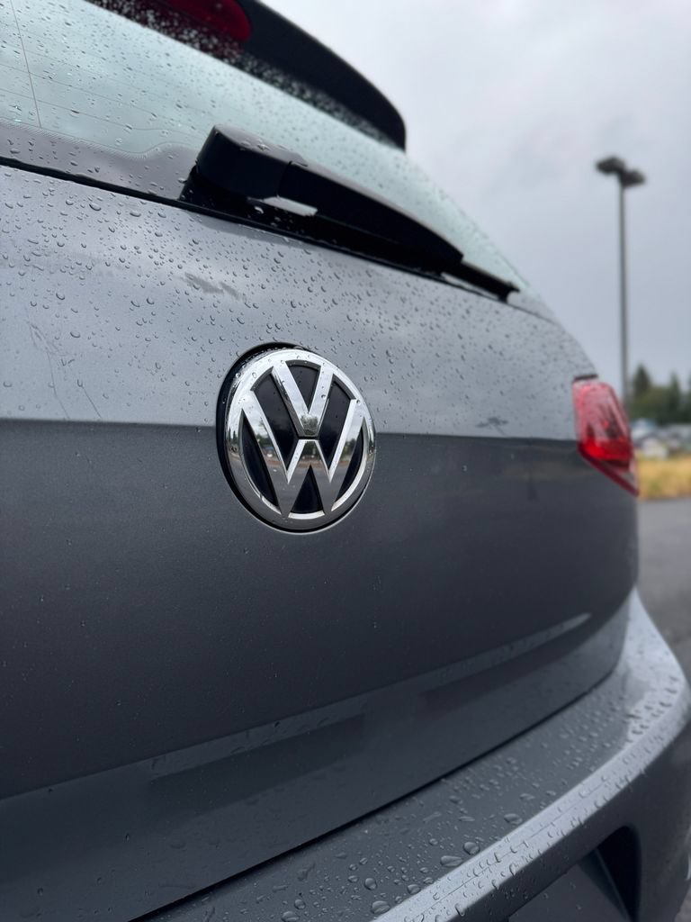 Used 2015 Volkswagen Golf S FWD image 39