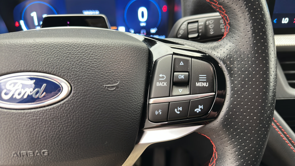 Used 2025 Ford Explorer ST-Line w/ ST-Line Street Pack AWD/4WD image 19