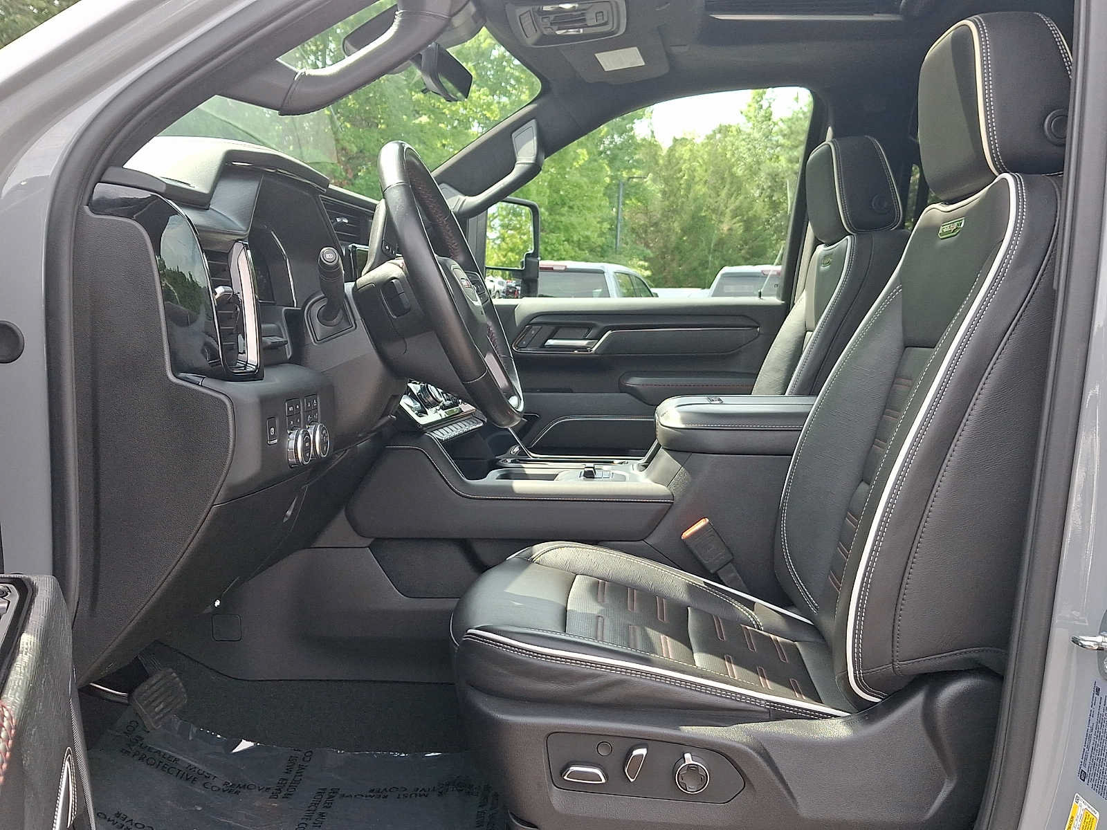 Used 2024 GMC Sierra 2500 AT4X AWD/4WD image 15