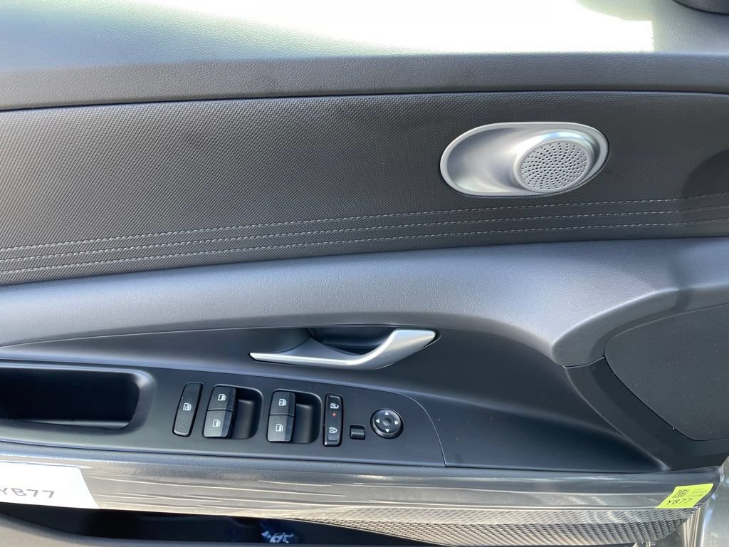 New 2026 Hyundai Elantra Hybrid FWD image 7