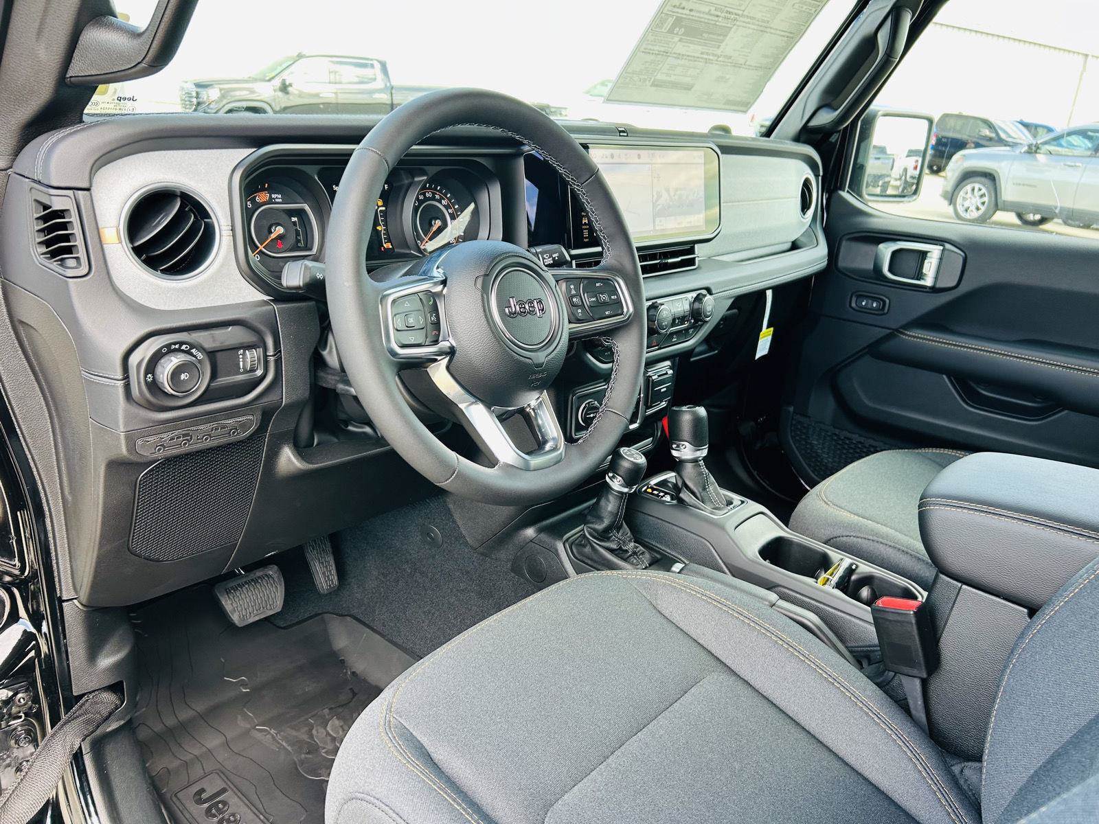 New 2026 Jeep Wrangler Unlimited Sahara w/ Technology Group AWD/4WD image 13