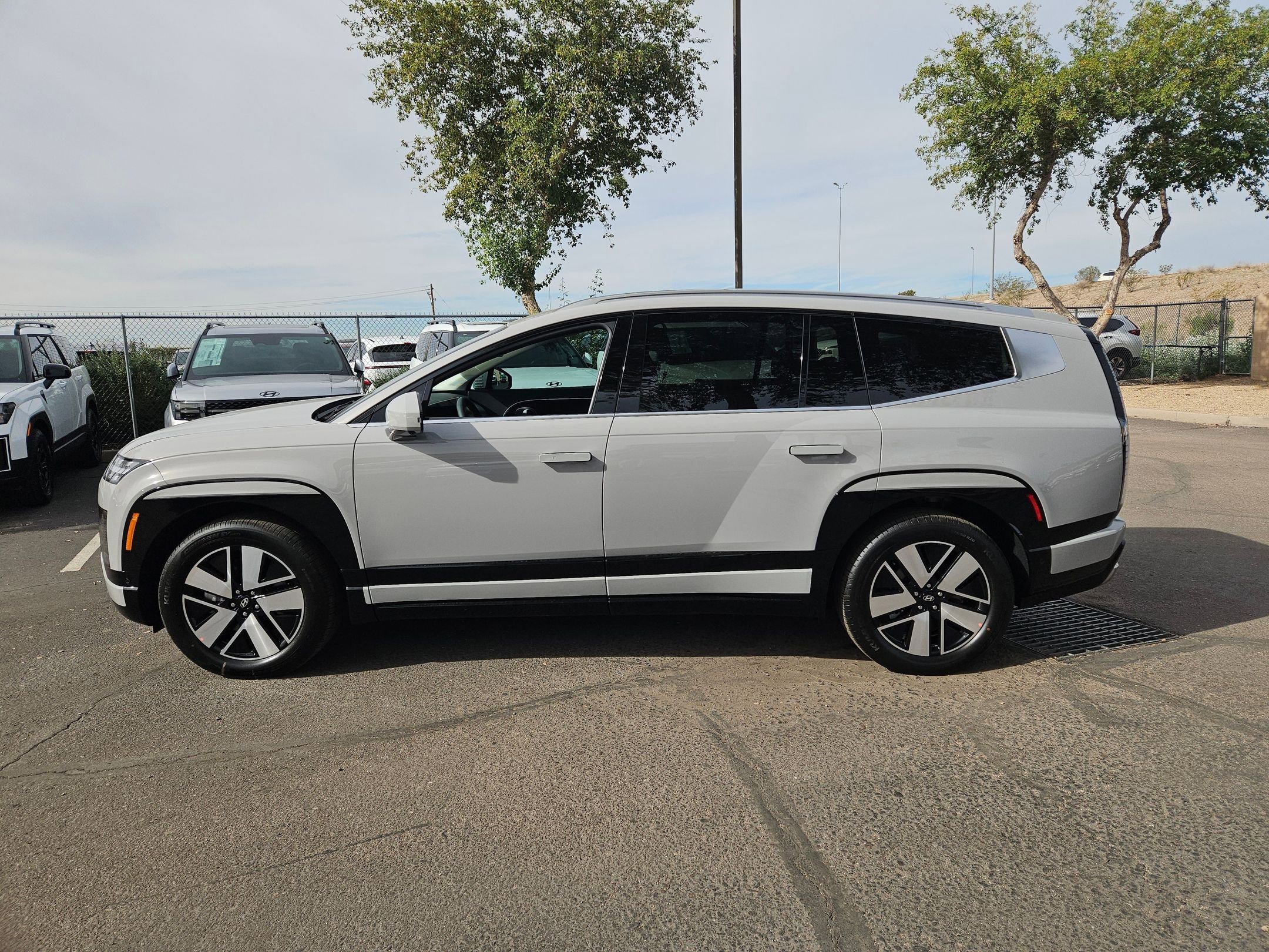 New 2026 Hyundai Ioniq 9 SEL image 5