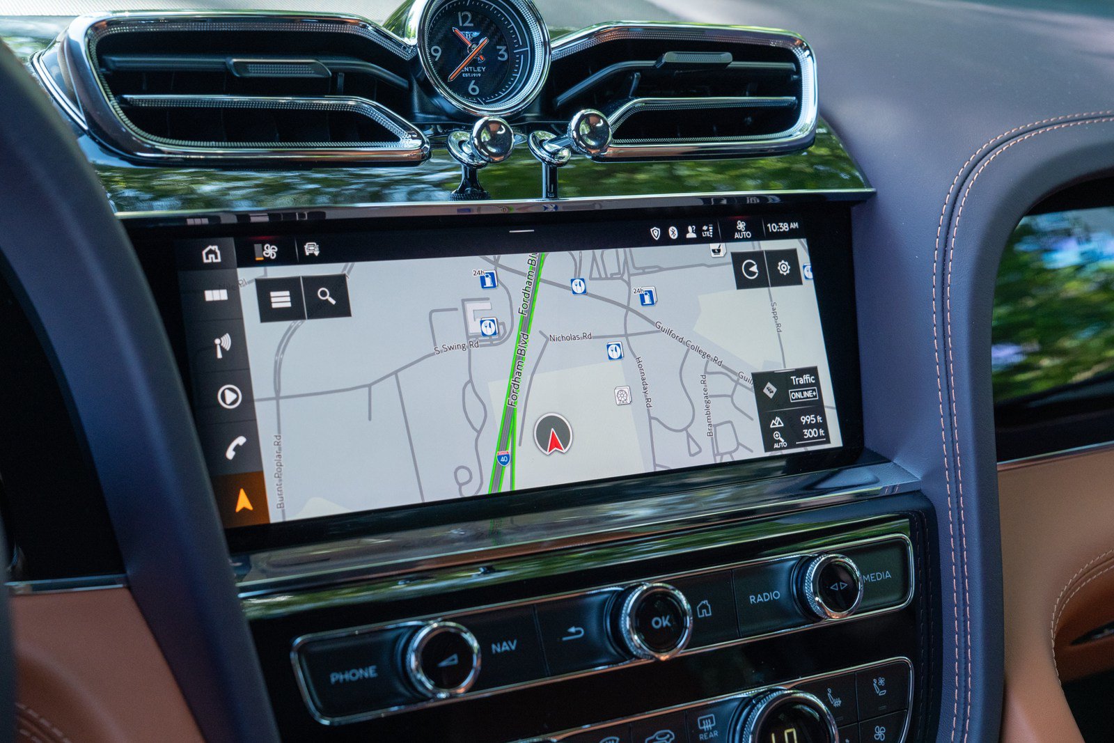 Used 2023 Bentley Bentayga AWD/4WD image 19