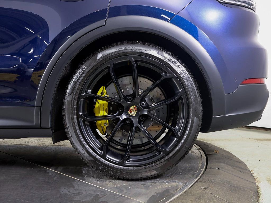 New 2025 Porsche Cayenne Turbo GT image 27