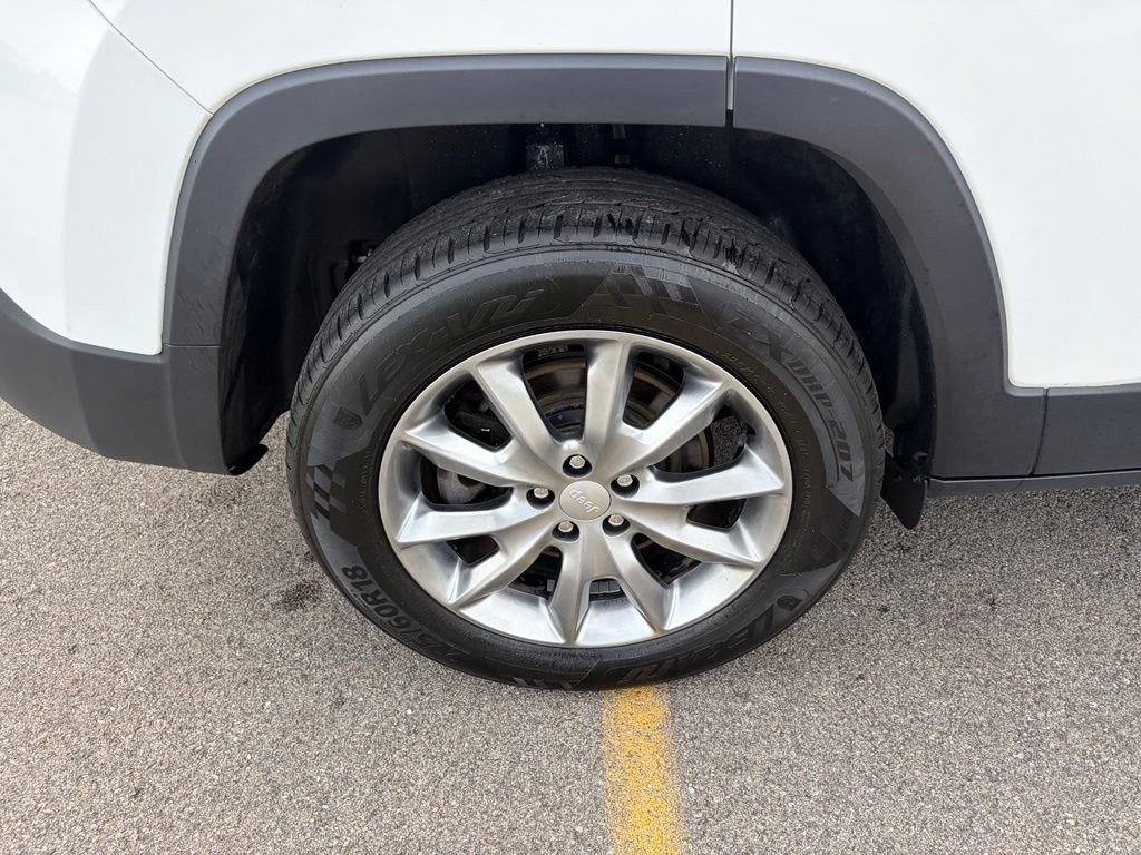 Used 2018 Jeep Cherokee Limited AWD/4WD image 37