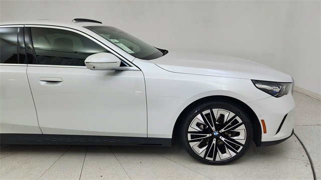 Used 2024 BMW 530i xDrive image 7