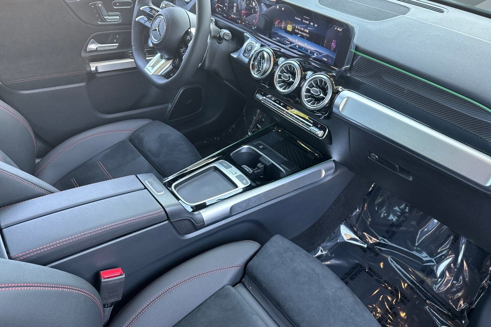 Used 2025 Mercedes-Benz GLB 35 AMG 4MATIC image 20