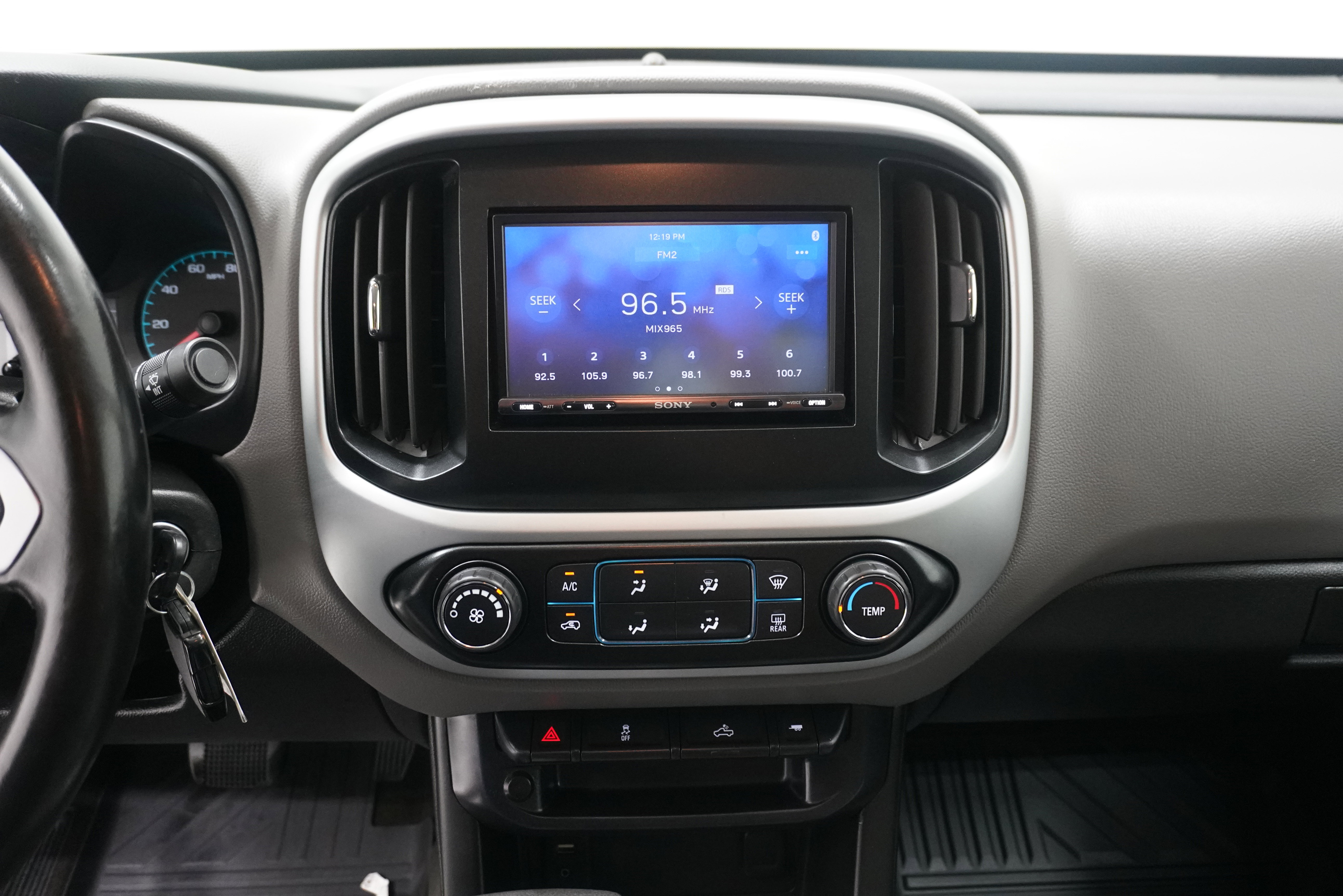 Used 2015 Chevrolet Colorado LT AWD/4WD image 19