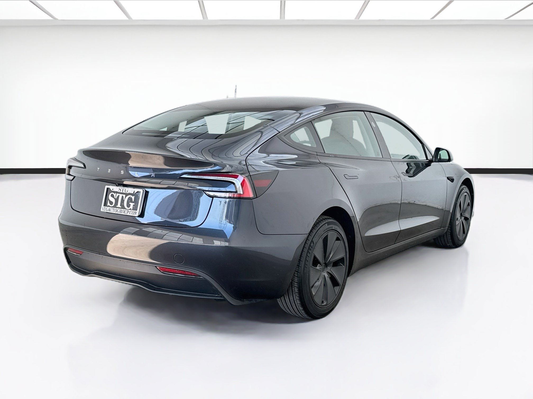 Used 2025 Tesla Model 3 RWD image 4