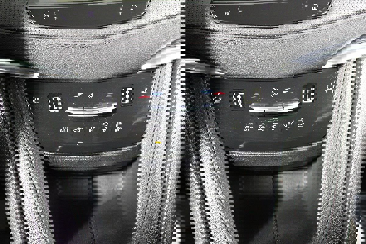 Used 2024 Cadillac XT5 Premium Luxury image 12