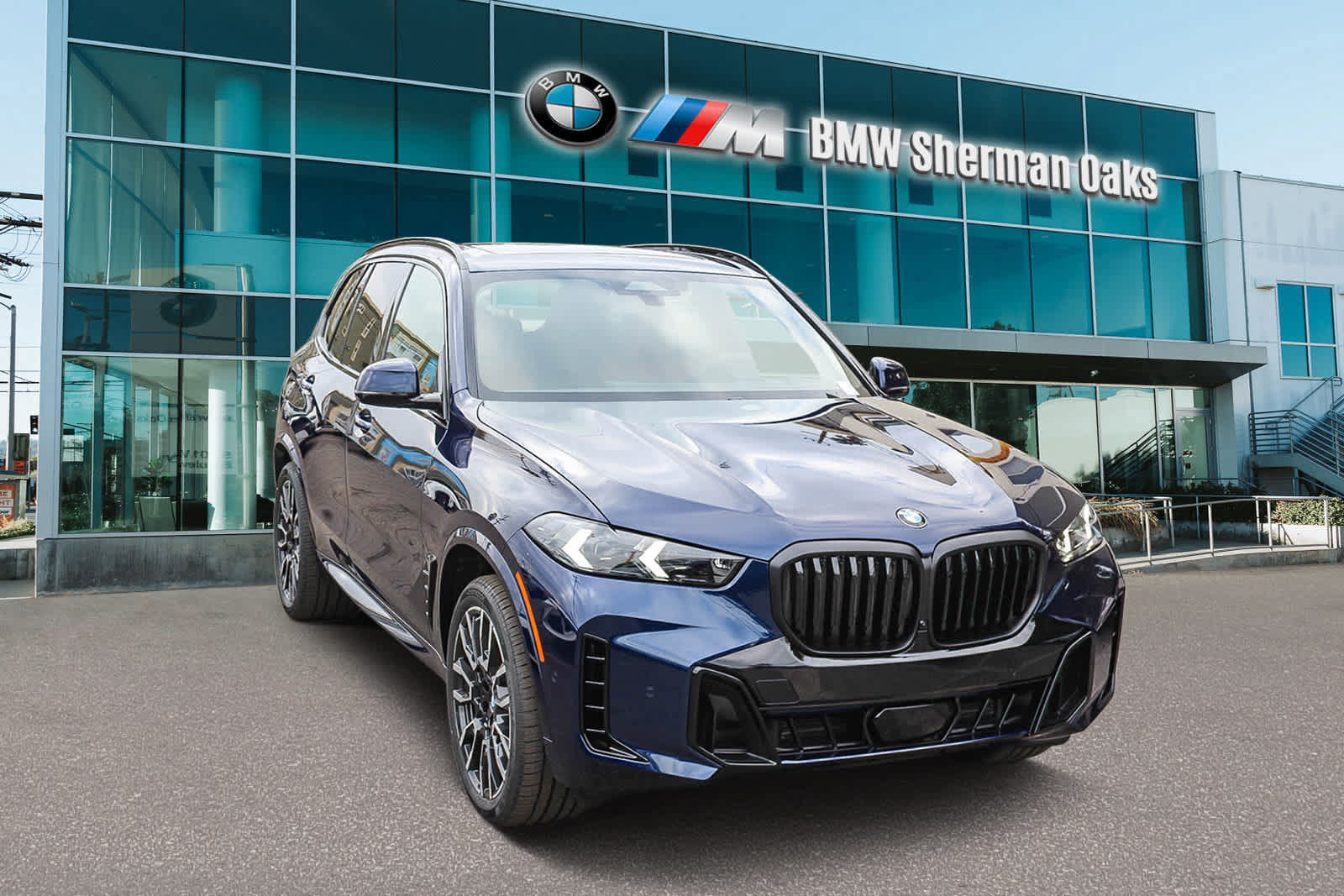 Used 2026 BMW X5 sDrive40i w/ M Sport Package RWD image 3