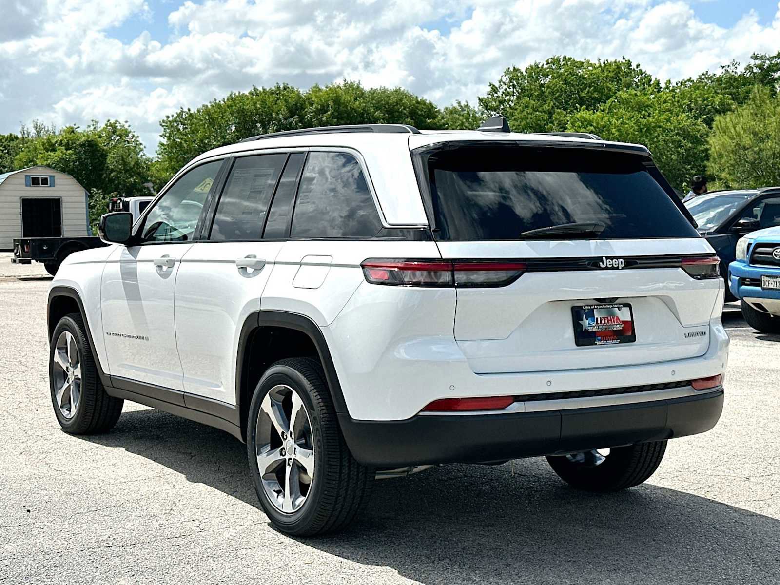 New 2026 Jeep Grand Cherokee Limited RWD image 13