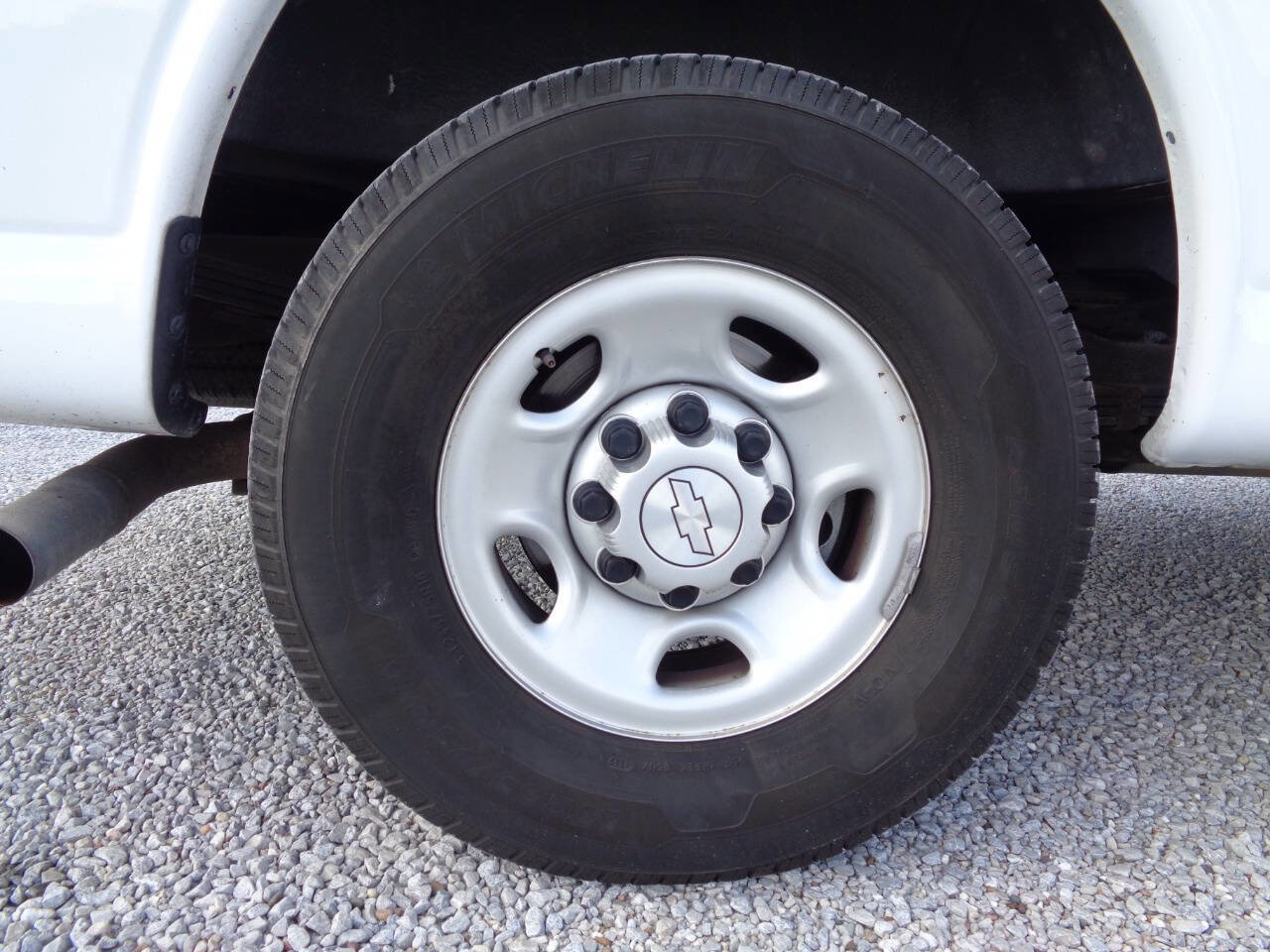 Used 2018 Chevrolet Express 3500 LS image 25