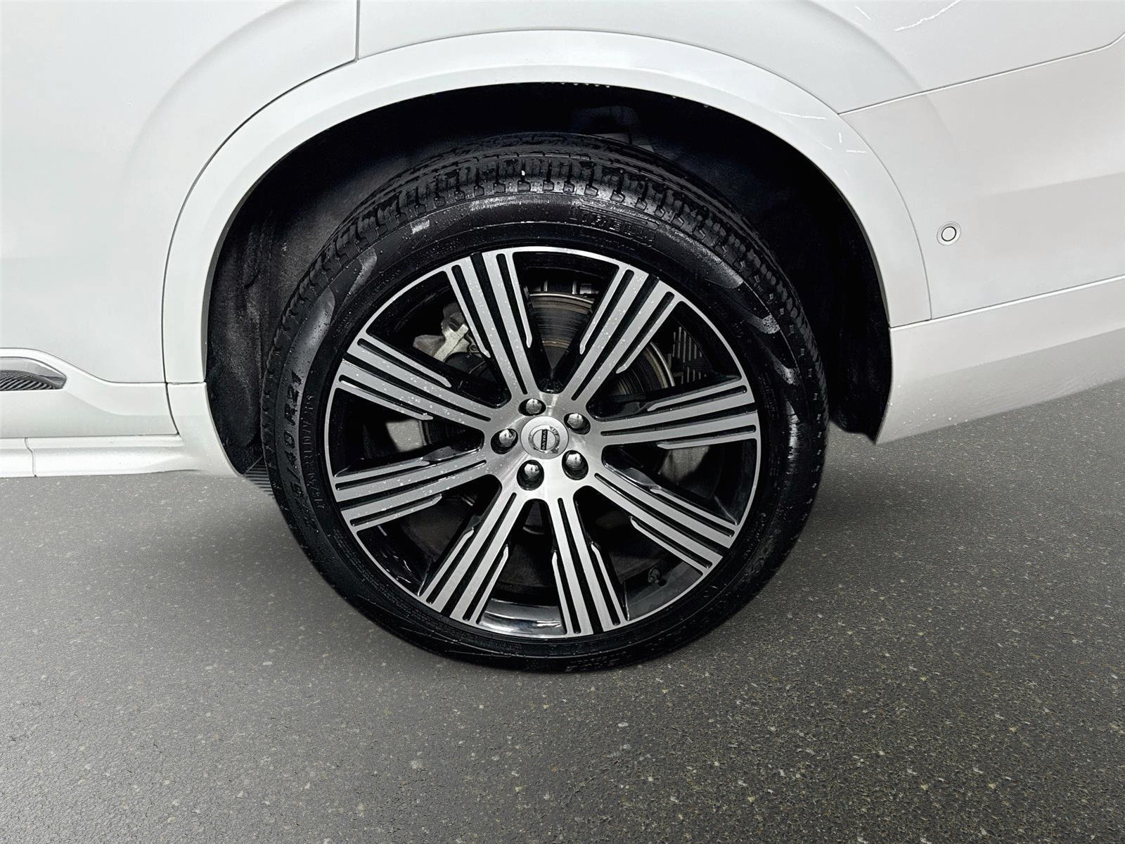 Used 2025 Volvo XC90 T8 Ultra w/ Protection Package Premier AWD/4WD image 34