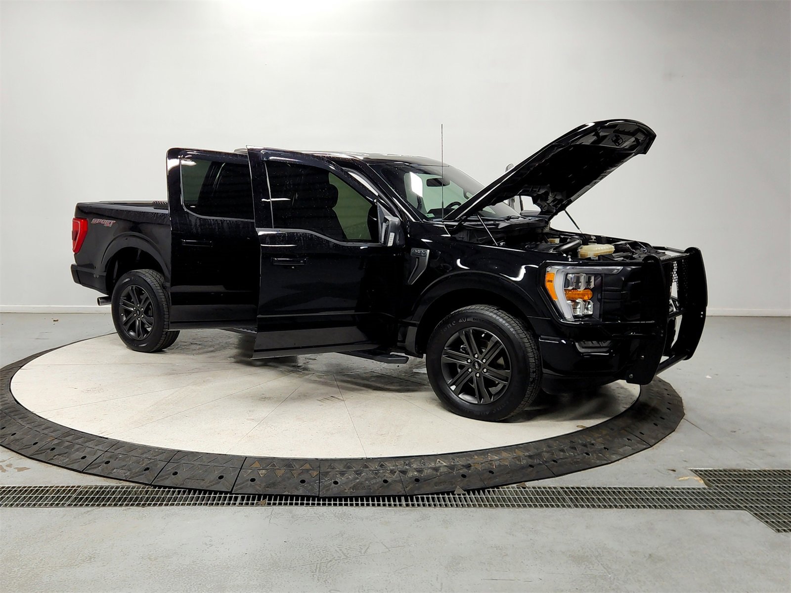 Used 2022 Ford F150 XLT w/ Equipment Group 302A High image 9