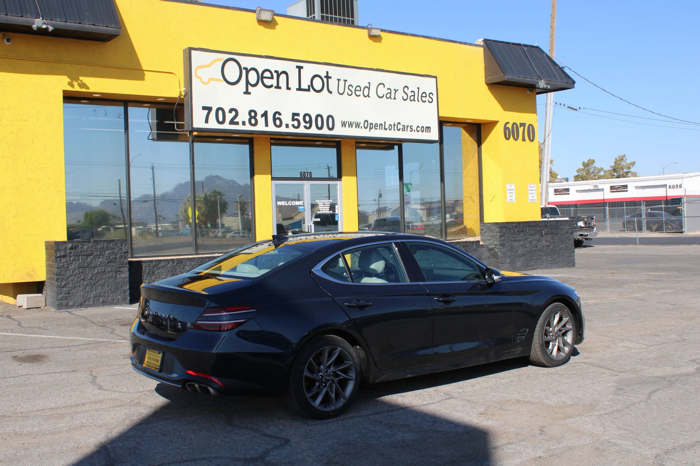 Used 2022 Genesis G70 2.0T RWD image 5