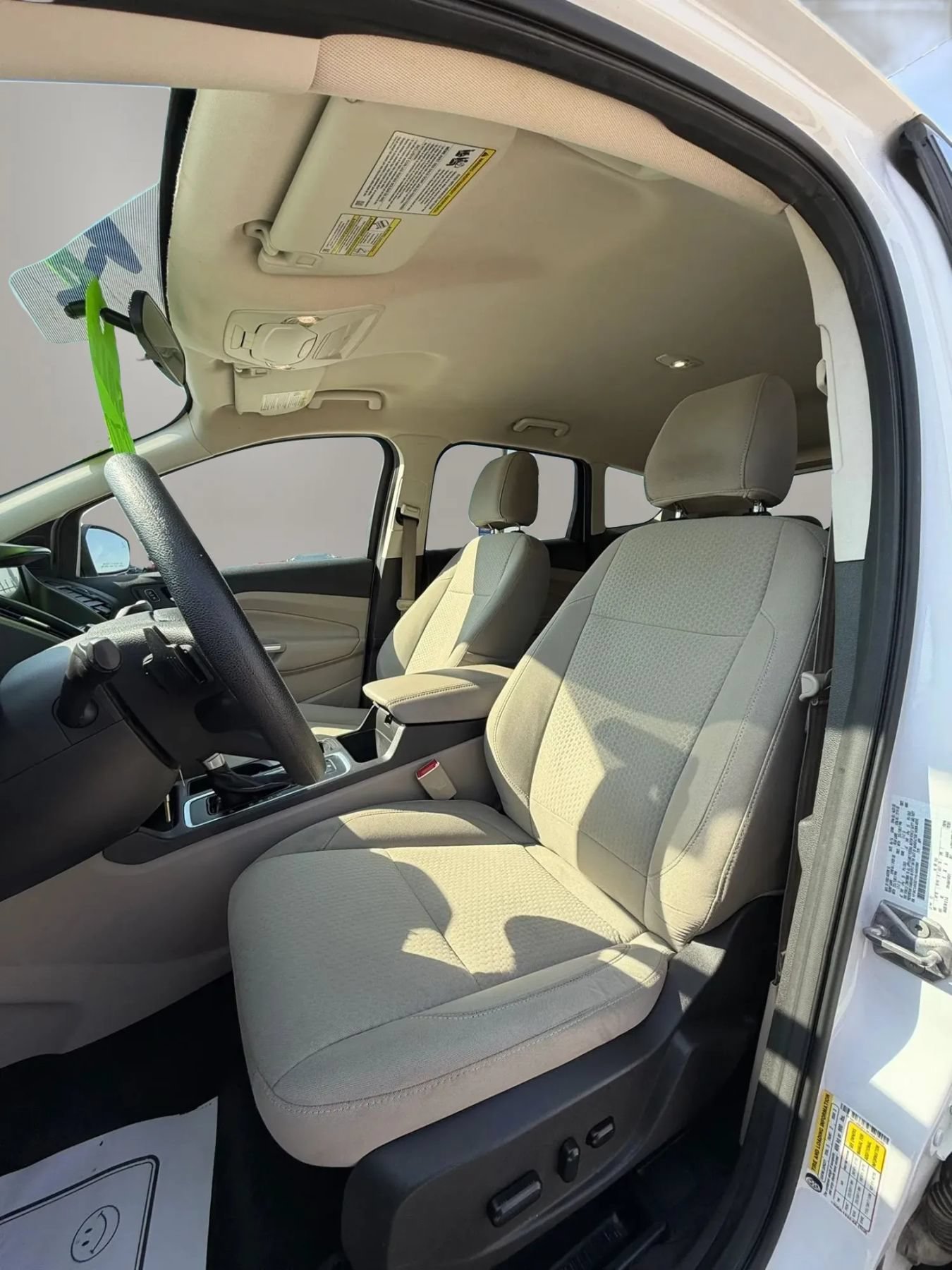 Used 2017 Ford Escape SE w/ Equipment Group 201A FWD image 17