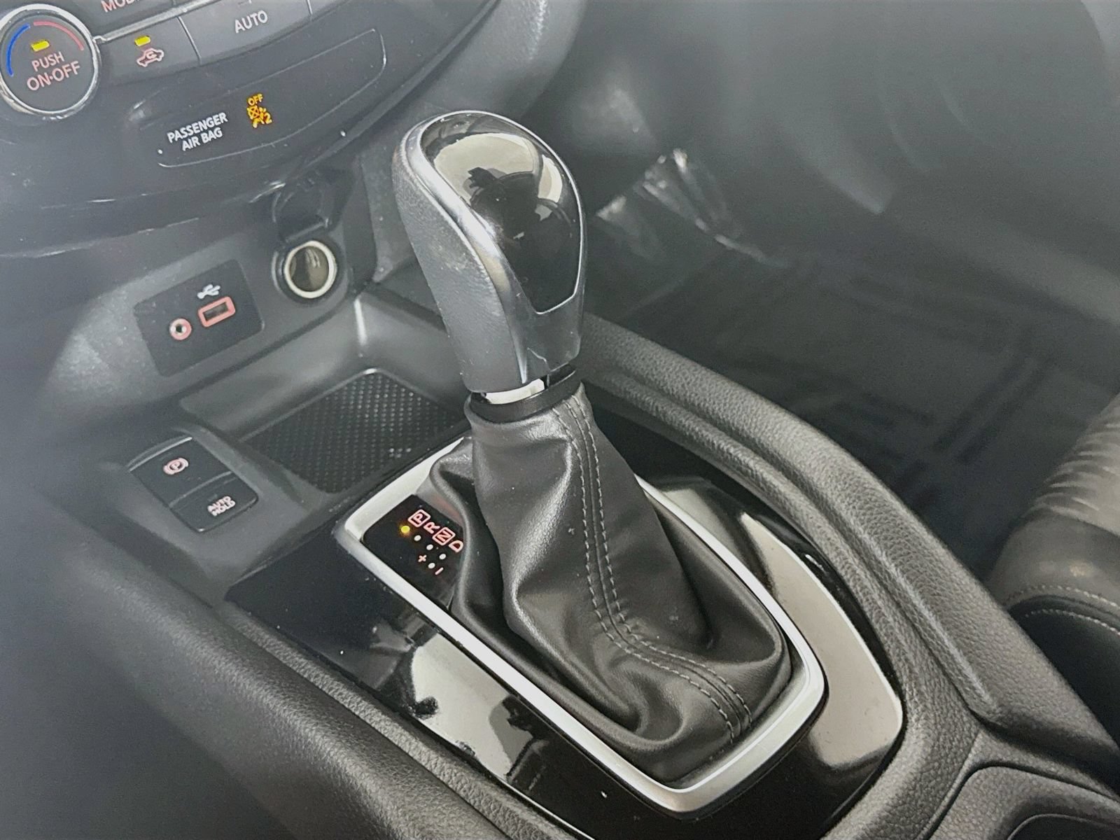 Used 2019 Nissan Rogue SV w/ Sun & Sound Touring Package AWD/4WD image 19