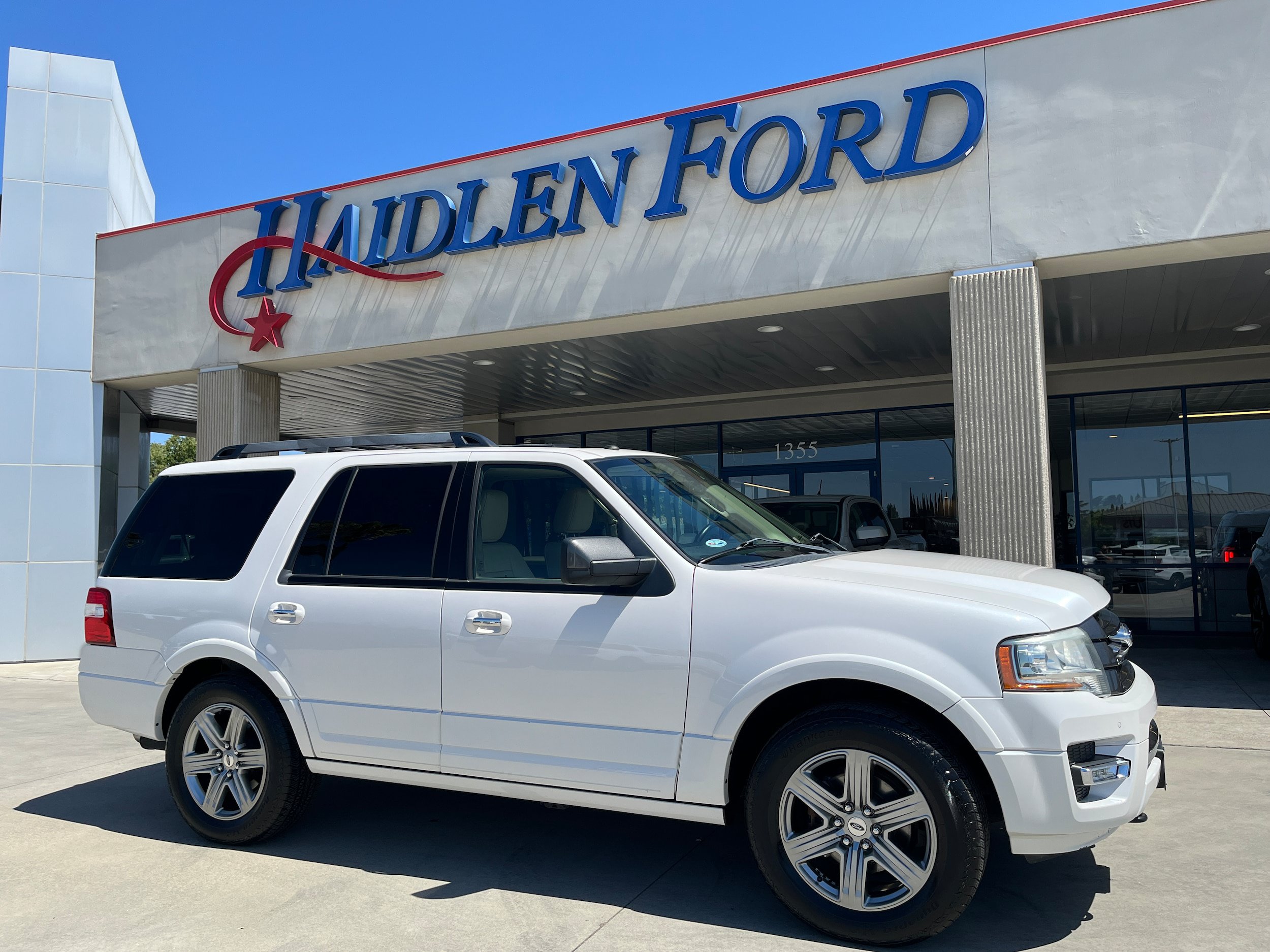 Used 2017 Ford Expedition Limited w/ Equipment Group 301A