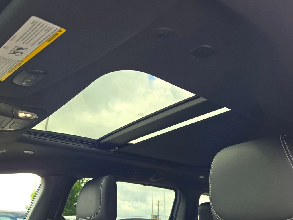 New 2026 Chrysler Pacifica Limited w/ S Appearance Package image 26