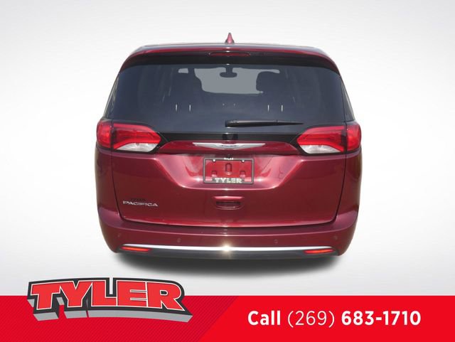 Used 2020 Chrysler Pacifica Touring w/ Cold Weather Group FWD image 7