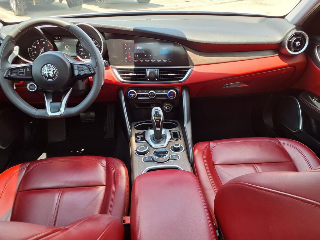 Used 2021 Alfa Romeo Giulia Ti w/ Nero Edizione RWD image 18