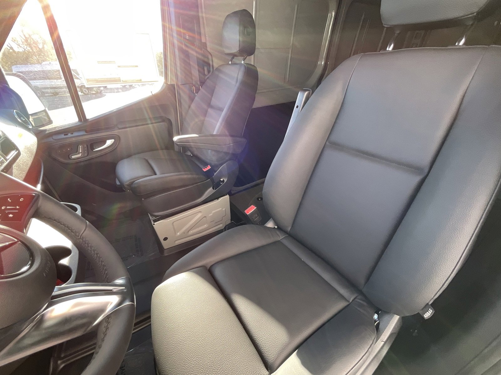 Used 2025 Mercedes-Benz Sprinter 2500 image 19