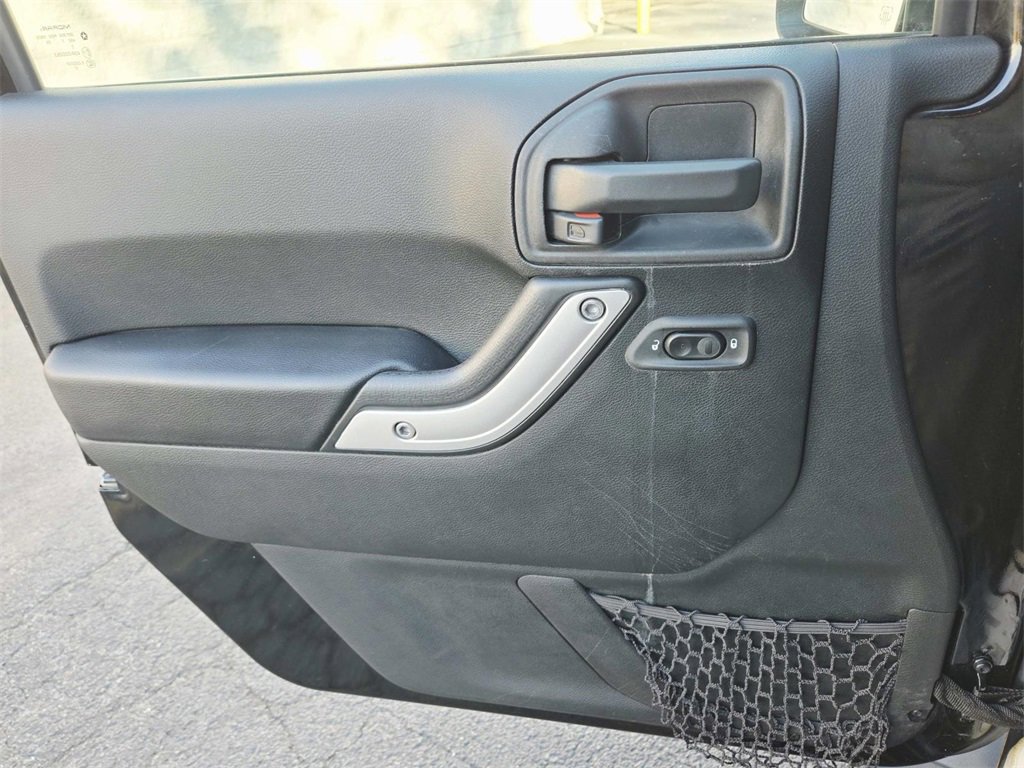 Used 2017 Jeep Wrangler Sahara w/ Connectivity Group image 35