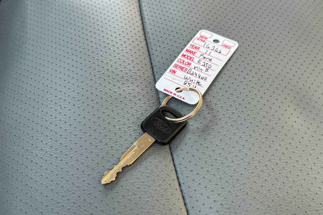 Used 2011 Ford E-350 and Econoline 350 Extended Super Duty w/ PWR Group image 40