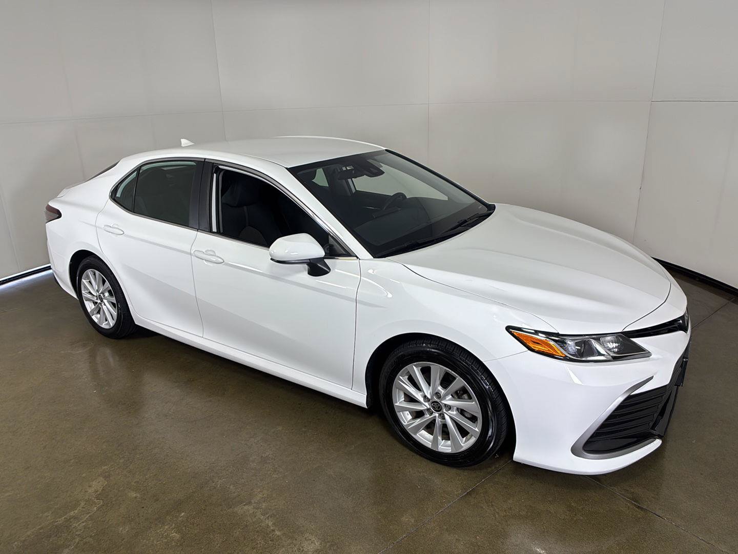 Used 2024 Toyota Camry LE FWD image 7