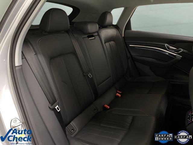 Used 2023 Audi e-tron Premium Plus w/ Premium Plus Package image 78