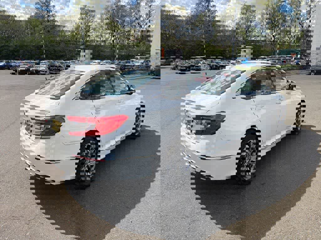 Used 2019 Honda Accord EX image 10