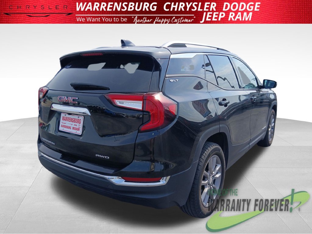 Used 2024 GMC Terrain SLT AWD/4WD image 4