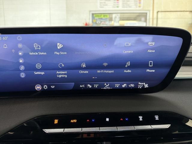 Certified 2025 Buick Enclave Preferred FWD image 18