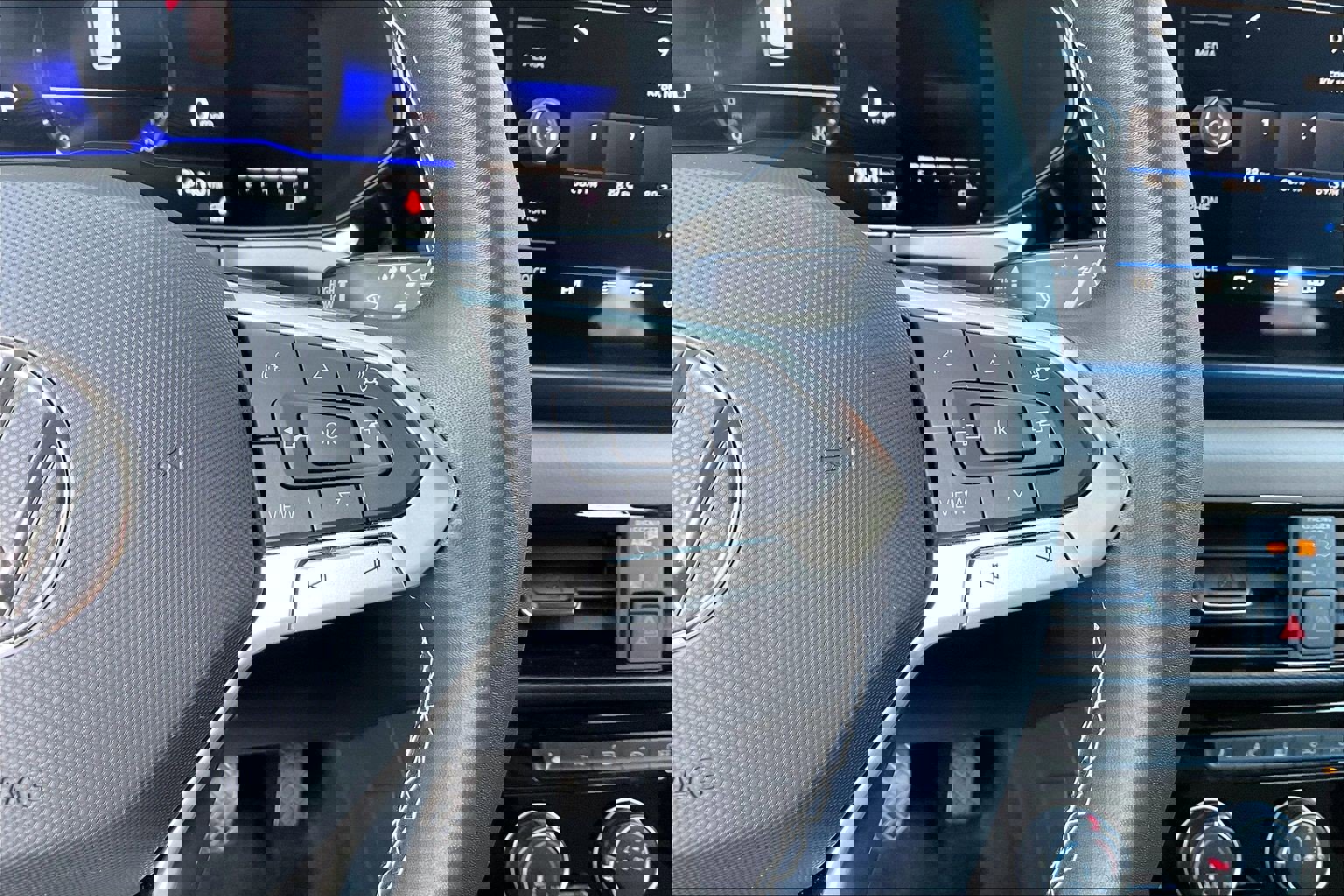 Certified 2023 Volkswagen Taos SE w/ Black Wheel Package image 19