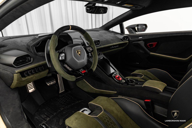 Used 2024 Lamborghini Huracan Sterrato image 40