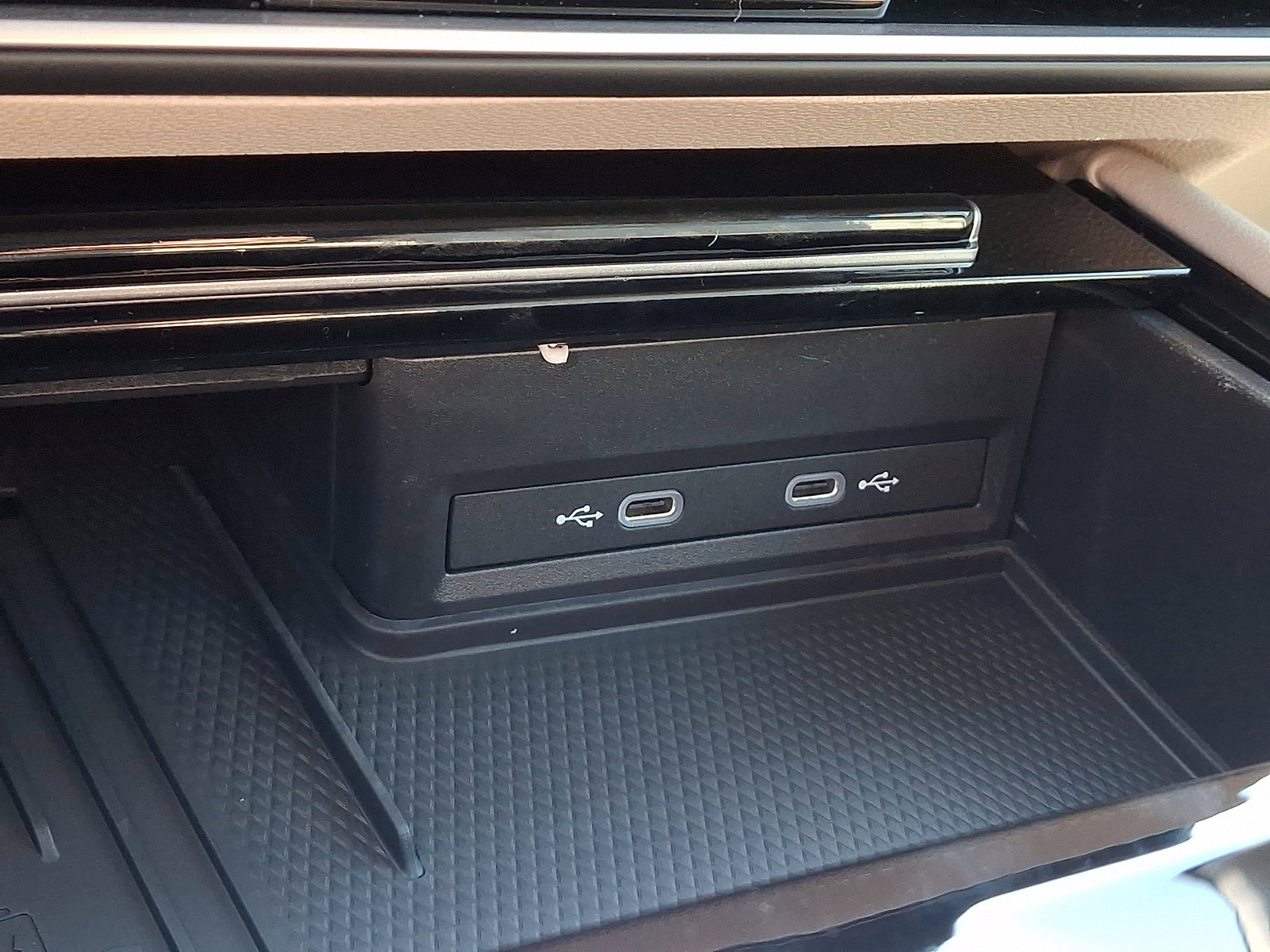 New 2026 Volkswagen Atlas SEL Premium R-Line image 16