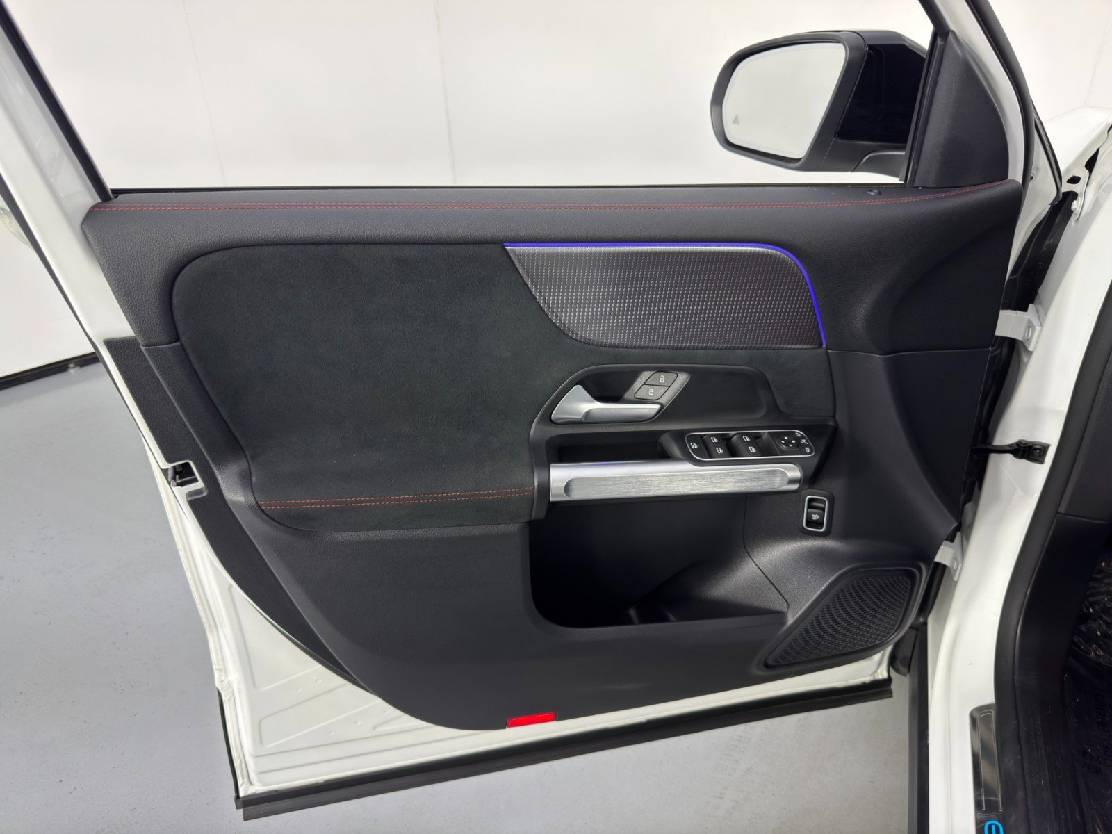 Used 2022 Mercedes-Benz EQB 350 4MATIC image 42