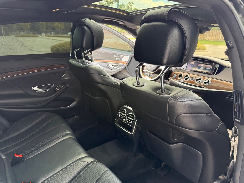 Used 2015 Mercedes-Benz S 550 Sedan image 23
