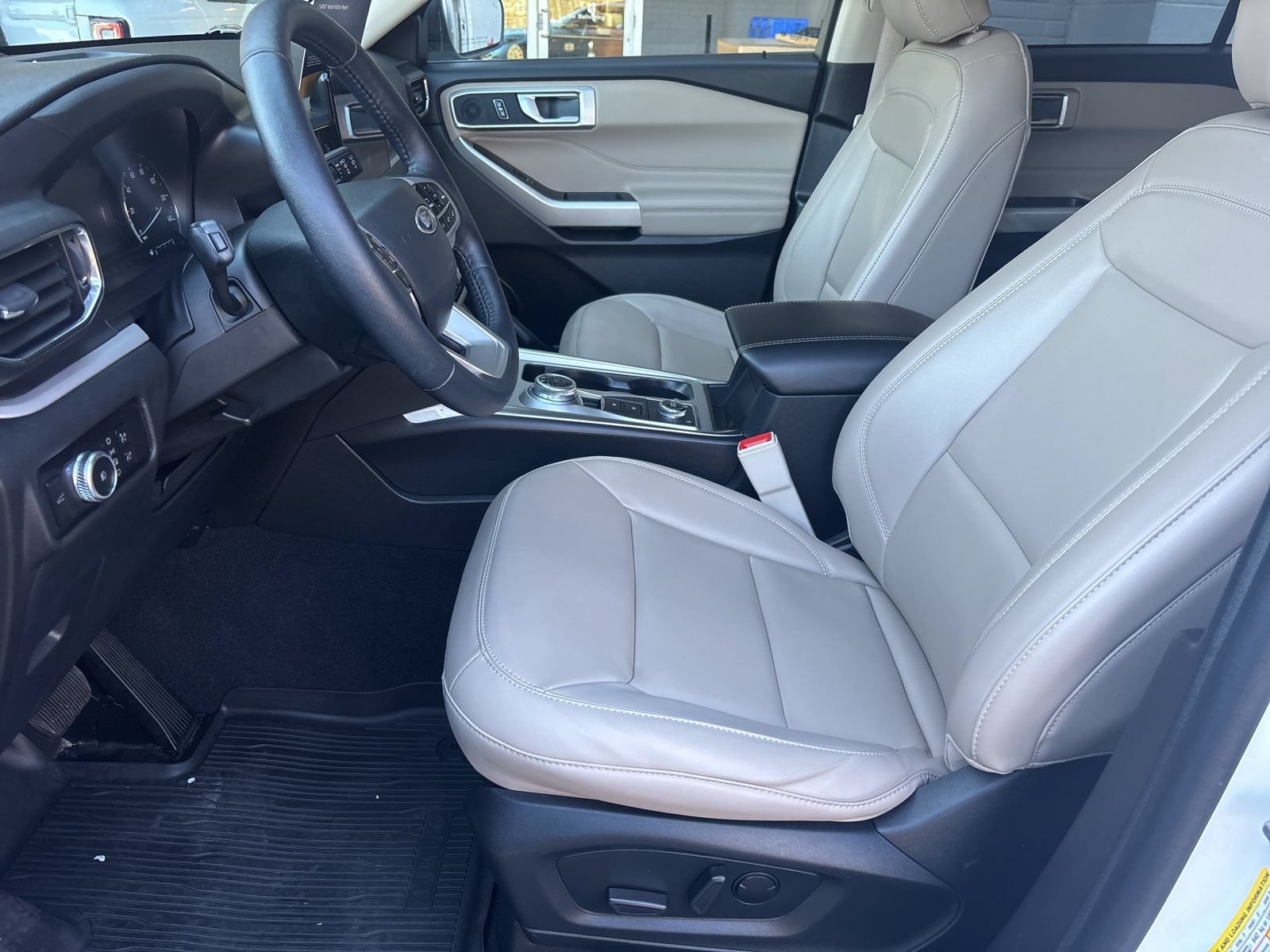 Certified 2023 Ford Explorer XLT w/ Equipment Group 202A AWD/4WD image 14