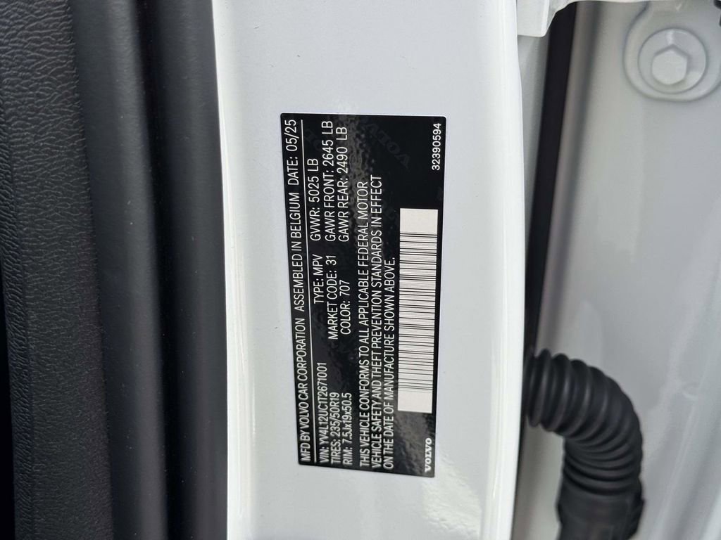 Certified 2026 Volvo XC40 B5 Plus w/ Protection Package Premier image 16