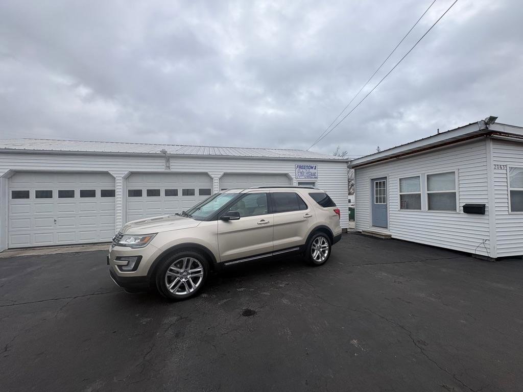 Used 2017 Ford Explorer XLT w/ Equipment Group 202A