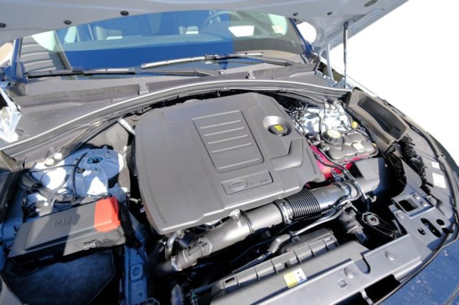 New 2025 Land Rover Range Rover Velar Dynamic SE image 9