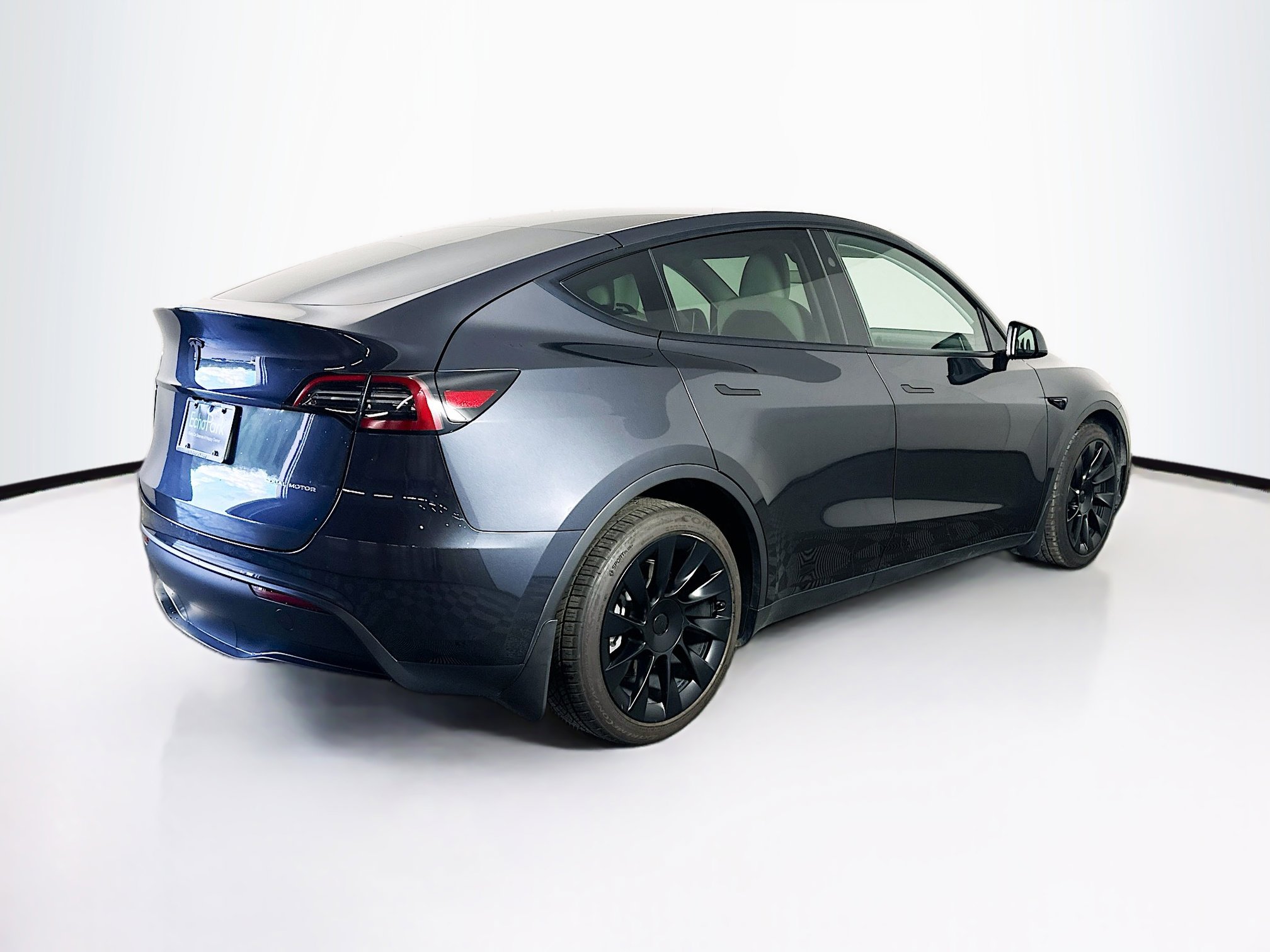 Used 2024 Tesla Model Y Long Range image 9