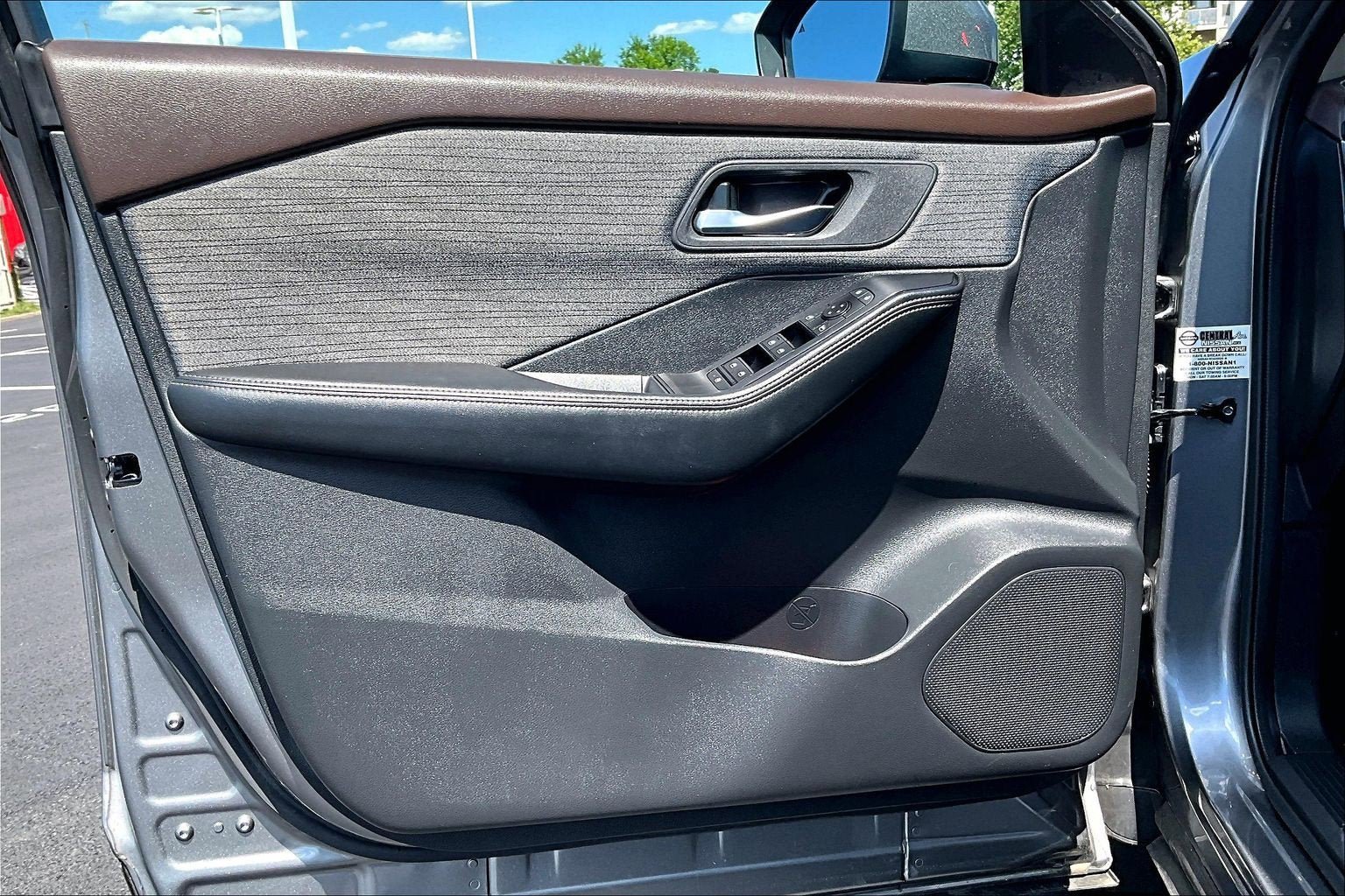 Used 2023 Nissan Rogue SV AWD/4WD image 21