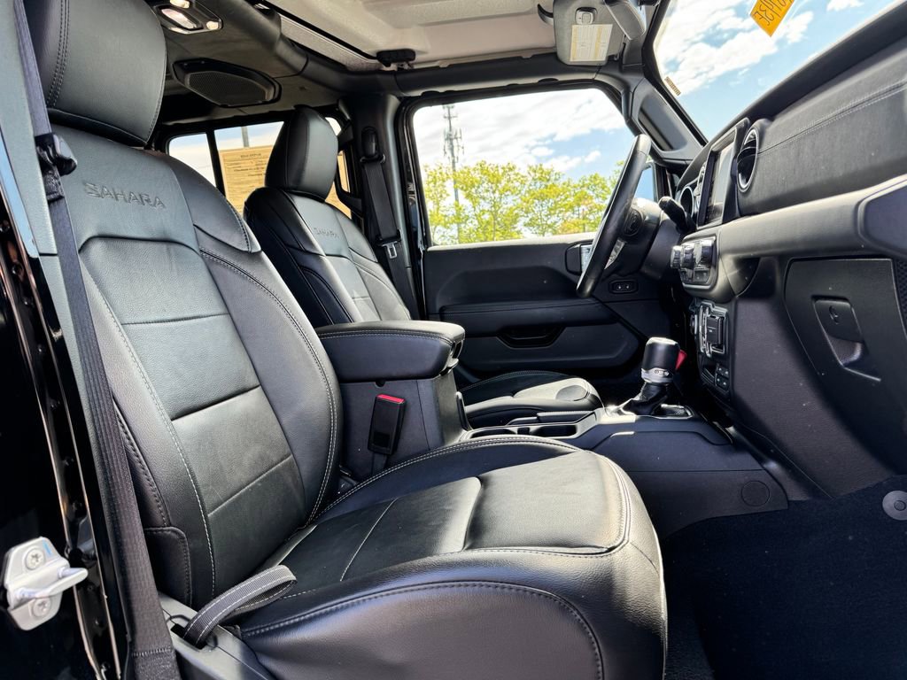 Used 2023 Jeep Wrangler Unlimited Sahara w/ Cold Weather Group AWD/4WD image 12