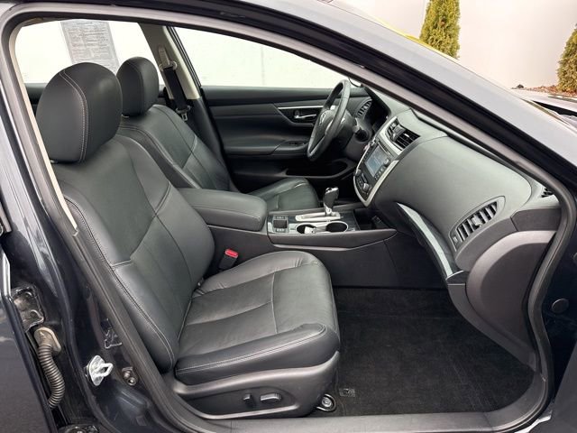 Used 2016 Nissan Altima 2.5 SL w/ 2.5 Technology w/LED Package image 24