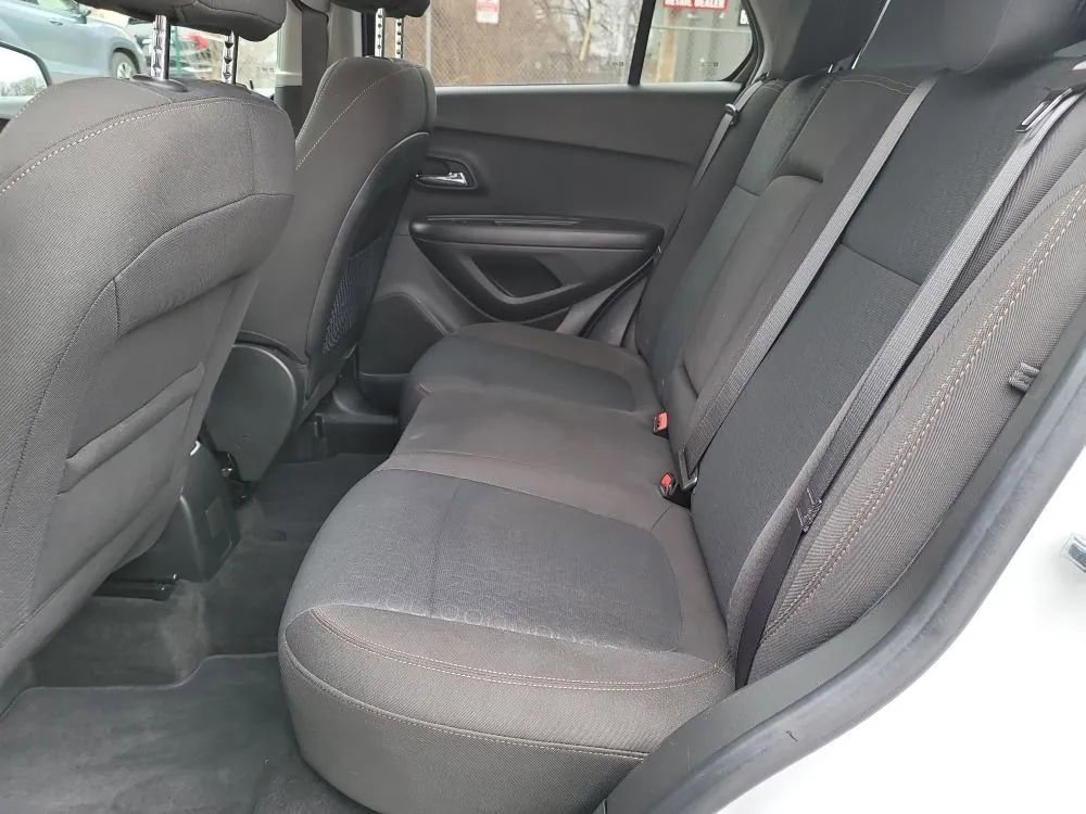 Used 2021 Chevrolet Trax LS w/ Tint and Cruise Package AWD/4WD image 22