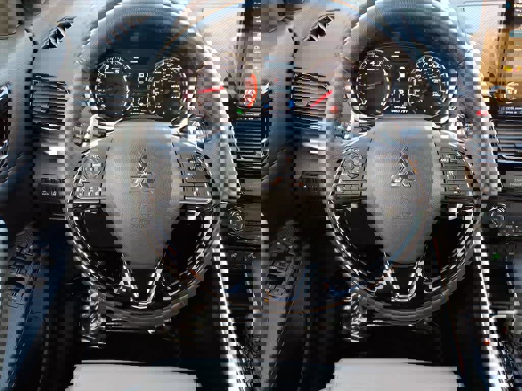 Used 2024 Mitsubishi Eclipse Cross SEL image 6