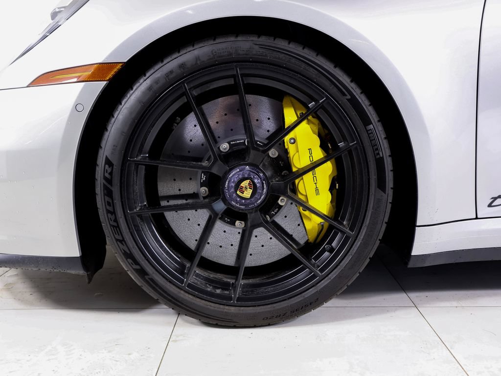 Used 2025 Porsche 911 Carrera GTS RWD image 27